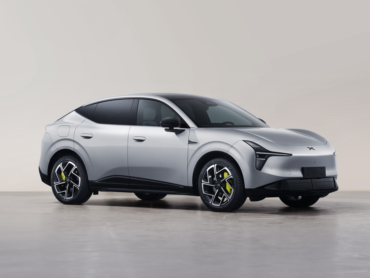 小鹏告别“孤木难支”，MONA SUV要来了