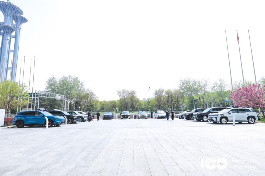 八大亮点直击产业核心，智能电动汽车发展高层论坛（2026）圆满召开