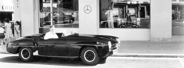 奔驰多年力挺SL四缸机，中期改款直接将其淘汰