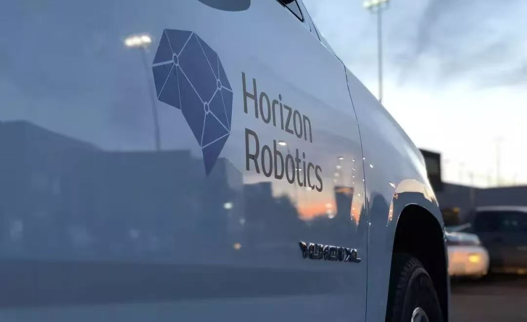 具身机器人牌桌上，坐满了“智驾人”