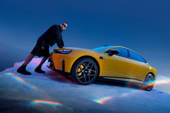 天生爱不同，smart登陆2026北京车展  精灵6号18.99万元起开启预售