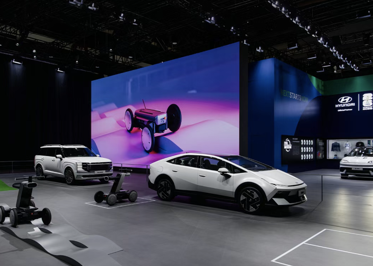 现代汽车集团会长郑义宣考察北京车展 加速布局中国电动车市场