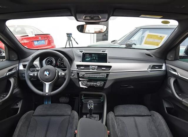 又一款三缸宝马要国产，堪称原汁原味的引进，颜值很高就等价格