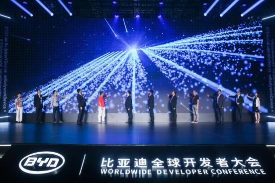 2020电动汽车百人会,王传福:刀片电池将最先搭载于比亚迪“汉”