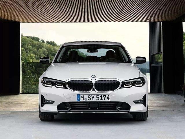 宝马又出"新招",3系或将升级动力,可一看数据,奔驰笑了