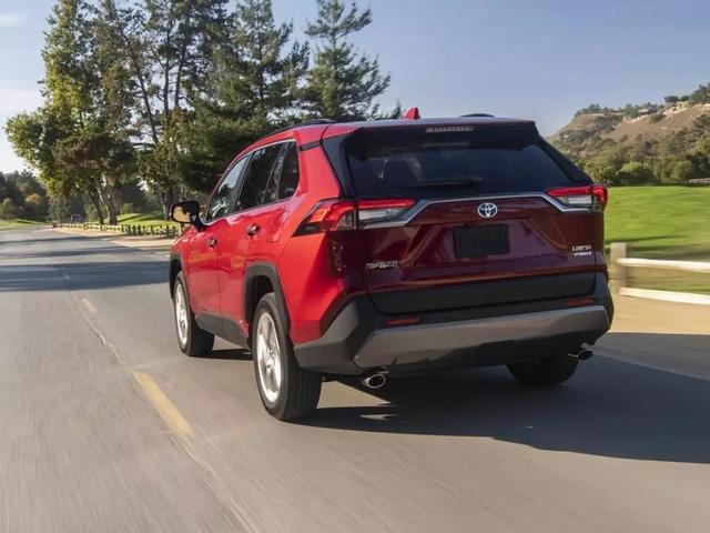 日系紧凑SUV大揭底，欧蓝德对比RAV4，谁才更值得买？