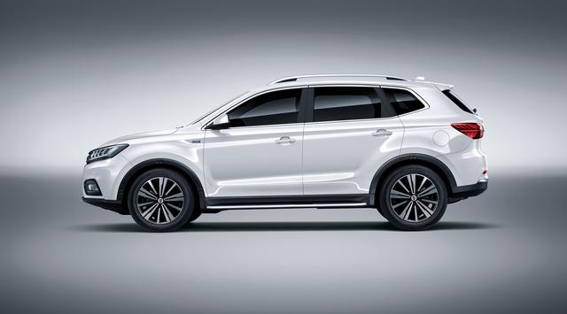 国潮正当时，&ldquo;聪明车&rdquo;荣威RX5再推新品，配置动力全面焕新