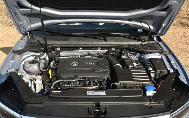 大众迈腾VS奥迪A4L，为何大家都选择迈腾？老司机：对比一目了然