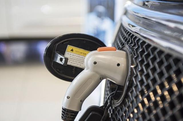 比克率先触雷，新能源汽车退烧致电池行业进入速冻模式