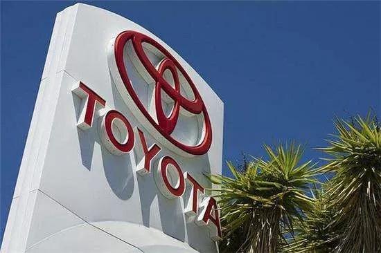 日产CEO戈恩逃亡，国产Model 3跌破30万元，车市未来十年正在转变