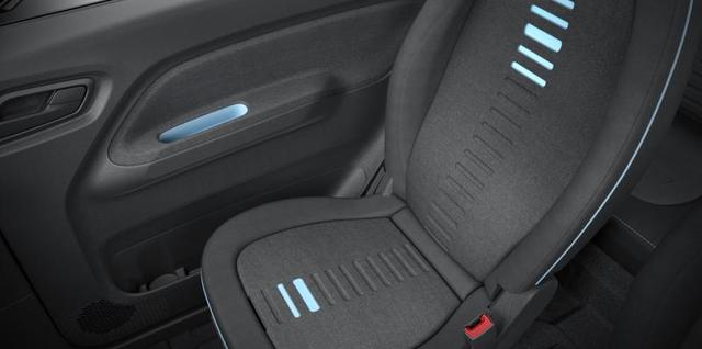 五菱首款电动车亮相，四座布局大空间，会成&ldquo;神车&rdquo;吗？