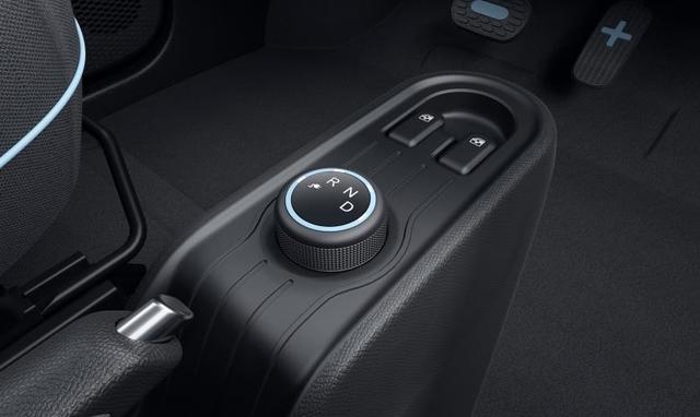 五菱首款电动车亮相，四座布局大空间，会成&ldquo;神车&rdquo;吗？