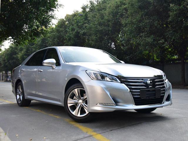 国产丰田皇冠虽然已停产,但是在国内发售了几代车型,目前皇冠为第十四