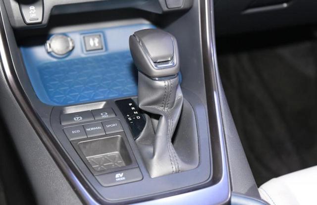 广汽丰田威兰达上市 17.18万起售 12个配置车型该如何选？