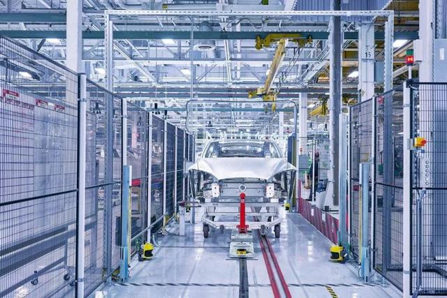 特斯拉model 3国产上市引热议,该高兴的到底是谁?