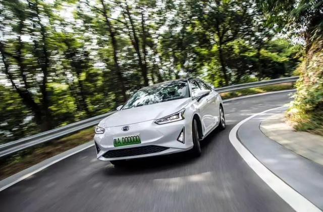 只卖16万多,百公里电耗12.7kWh,每公里电费6分钱,TA是谁?