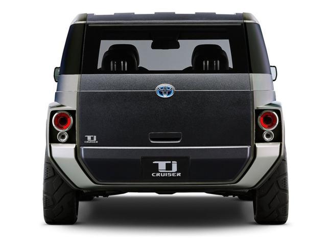 丰田疯了,用“陆巡”的名号玩跨界,配侧滑门,还有1.8米大床