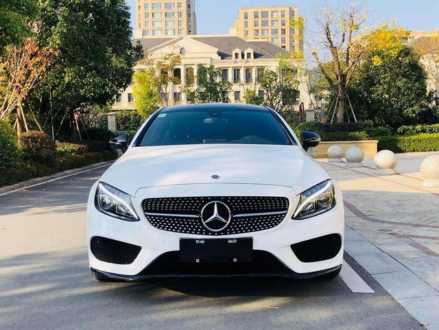 盘点10月卖得最好的十款中型车,可以猜出谁是“年度销冠王”了?