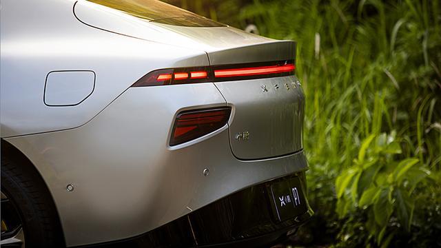 22.99万起 小鹏P7上市 要挑战的 除了Model 3还有续航660公里的它